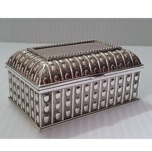Gorgeous silver tone Sheridan trinket box